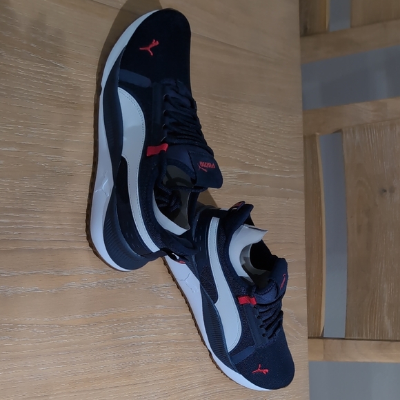 Puma Dark Blue Sneakers with Red and White Details - Picture 4 of 14